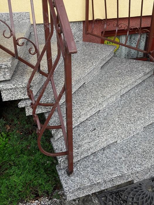 schody zabiegowe z kamienia